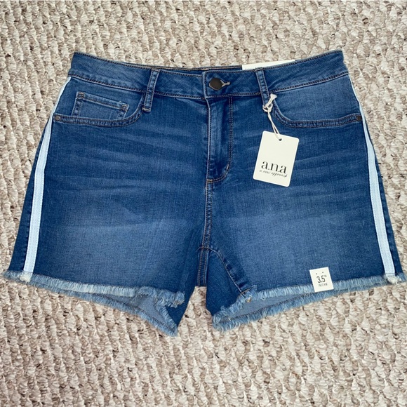 2 for $20 or 5 for $40
NWT ANA SHORTS - SIZE 8 - Picture 1 of 6